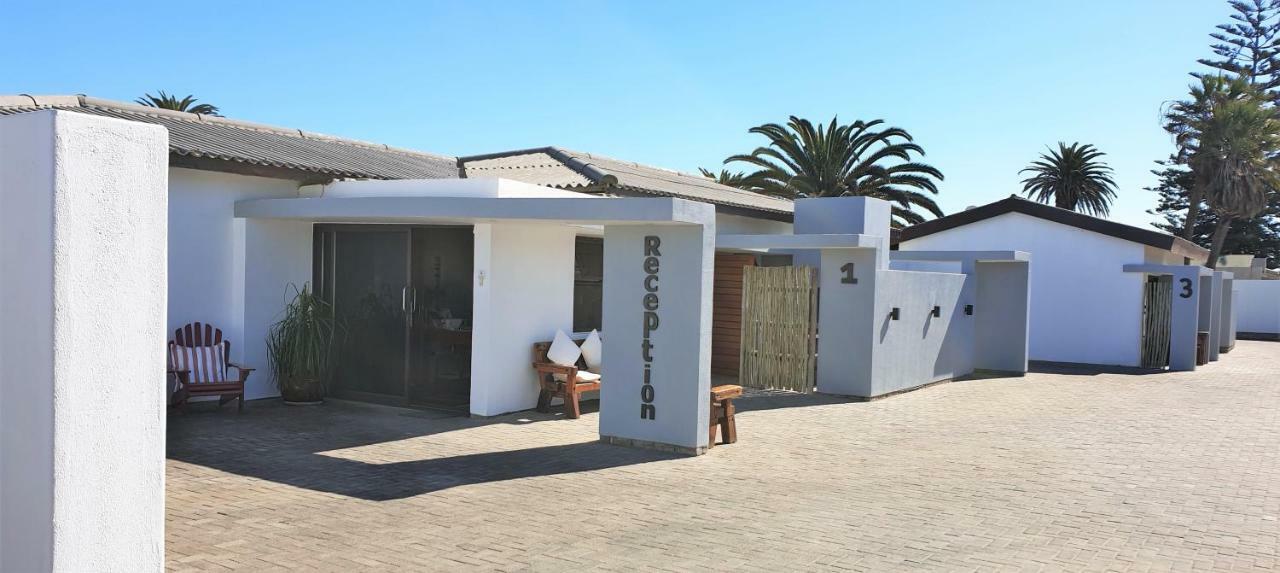 Tiende Laan Bed & Breakfast And Self-Catering Walvis Bay Exterior photo