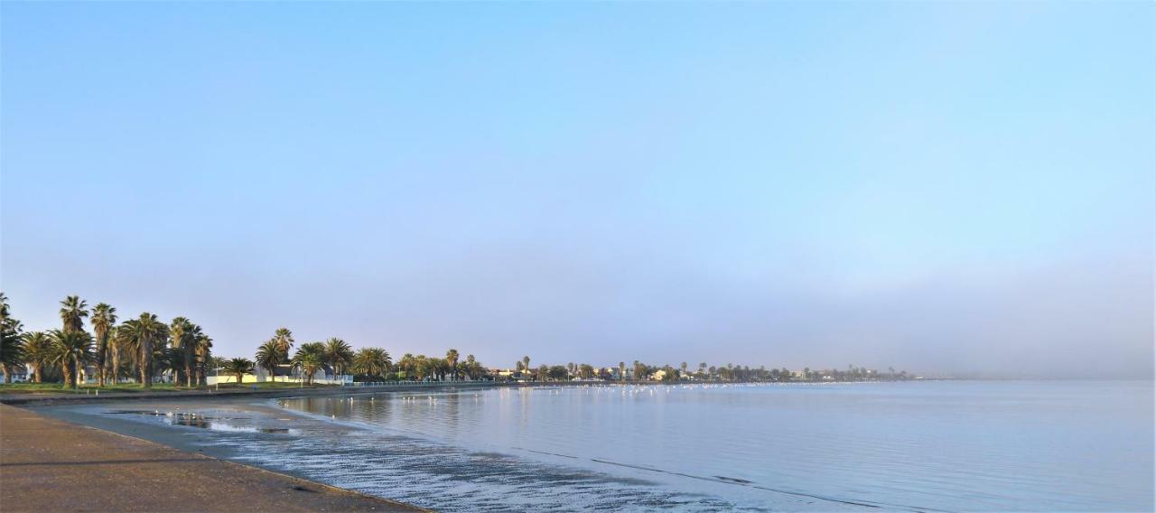 Tiende Laan Bed & Breakfast And Self-Catering Walvis Bay Exterior photo