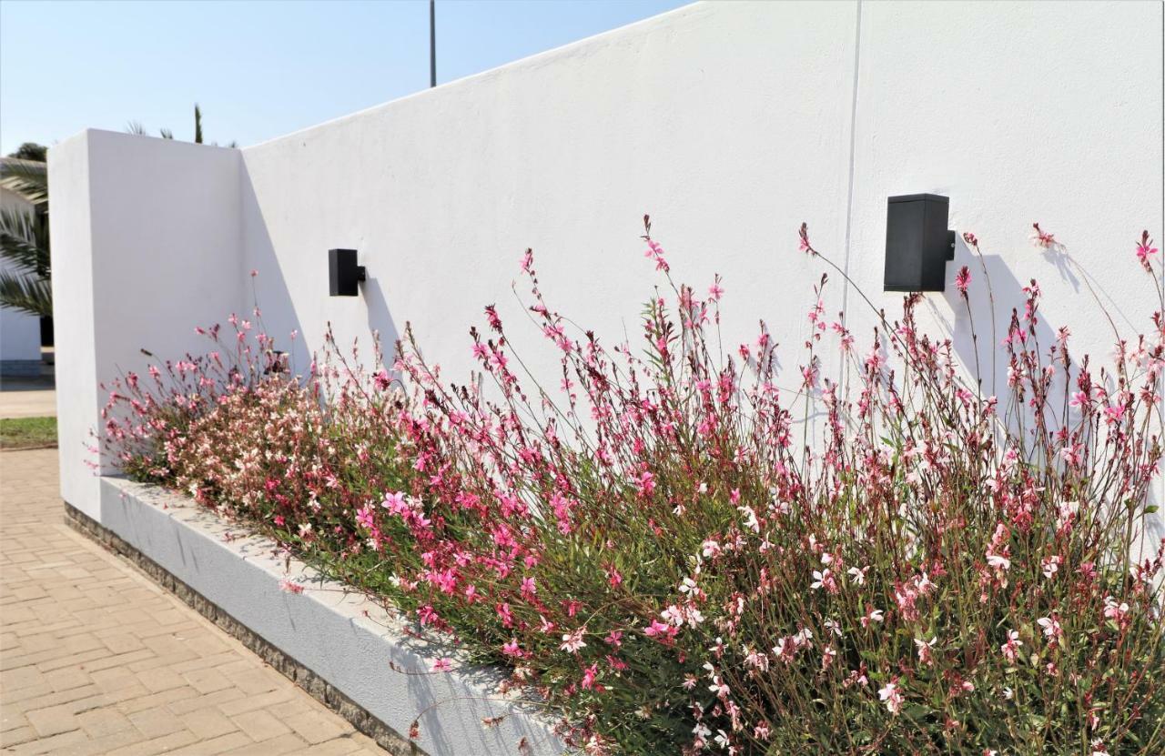 Tiende Laan Bed & Breakfast And Self-Catering Walvis Bay Exterior photo