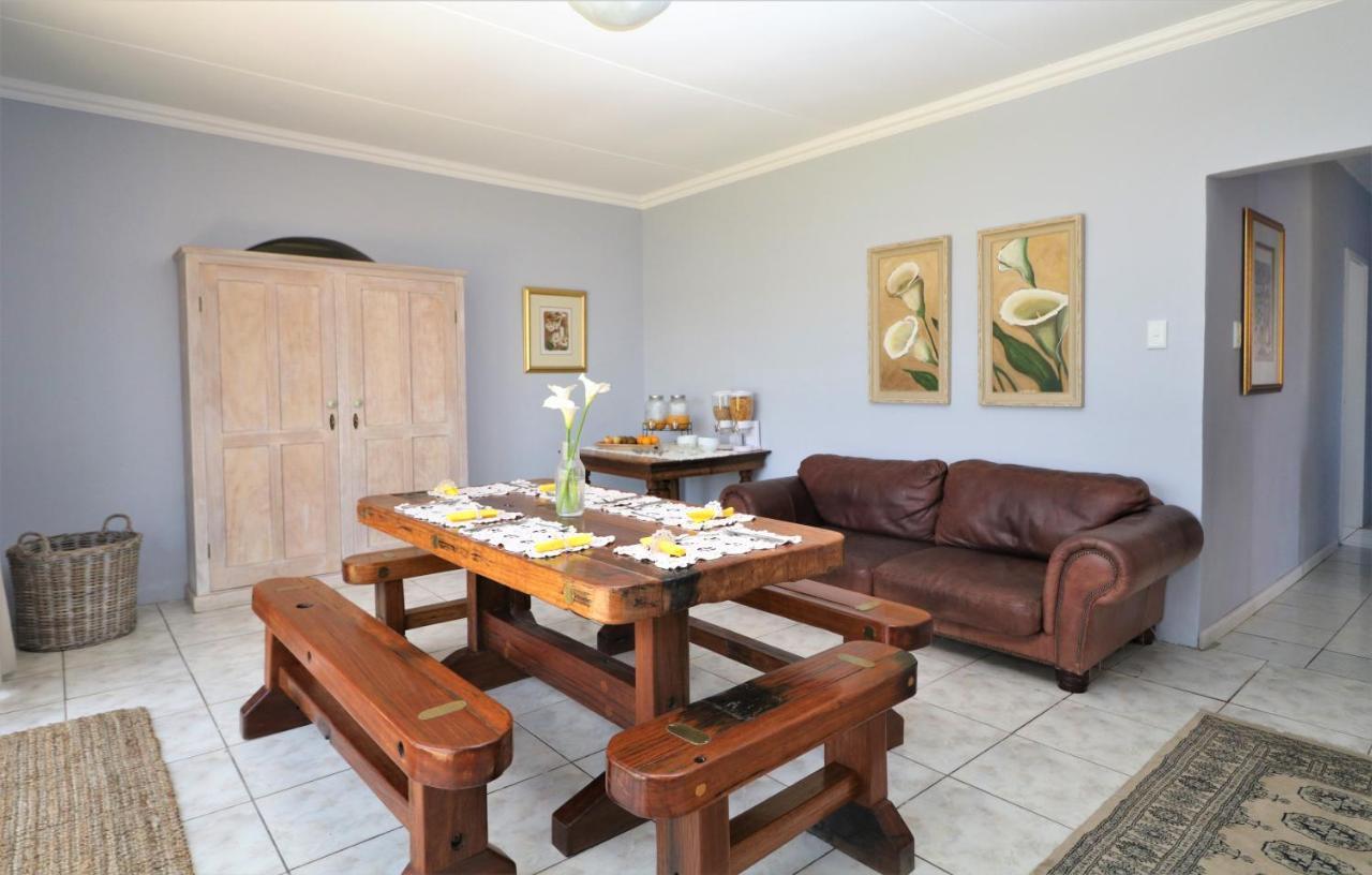 Tiende Laan Bed & Breakfast And Self-Catering Walvis Bay Exterior photo
