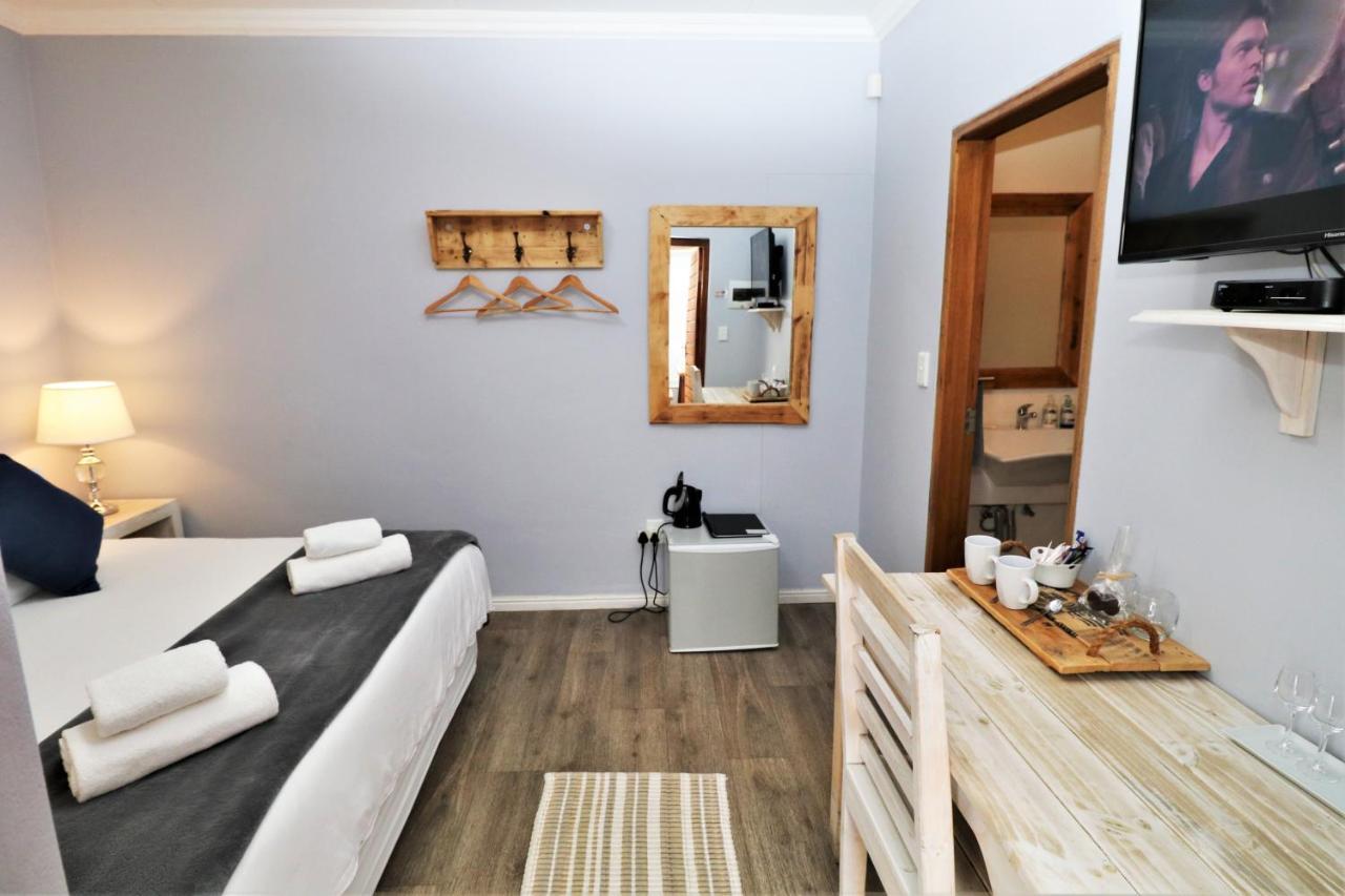 Tiende Laan Bed & Breakfast And Self-Catering Walvis Bay Exterior photo