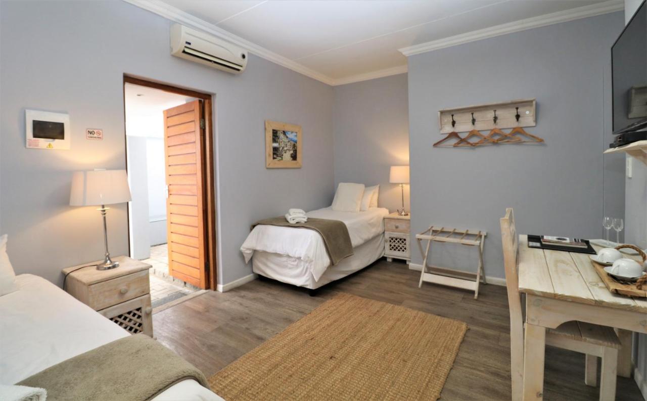 Tiende Laan Bed & Breakfast And Self-Catering Walvis Bay Exterior photo